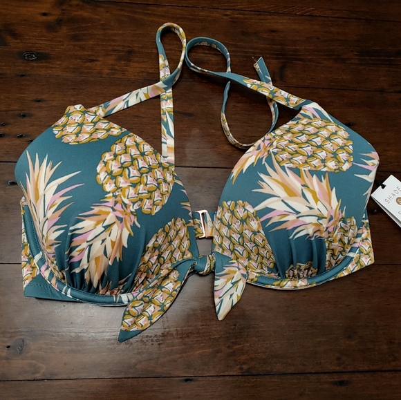 Shade & Shore Other - Pineapple swim top